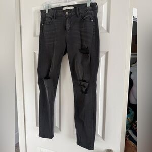 Chic Black Distressed Skinny Jeans